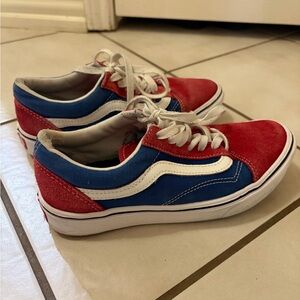 Vans Sneakers in Red and Blue